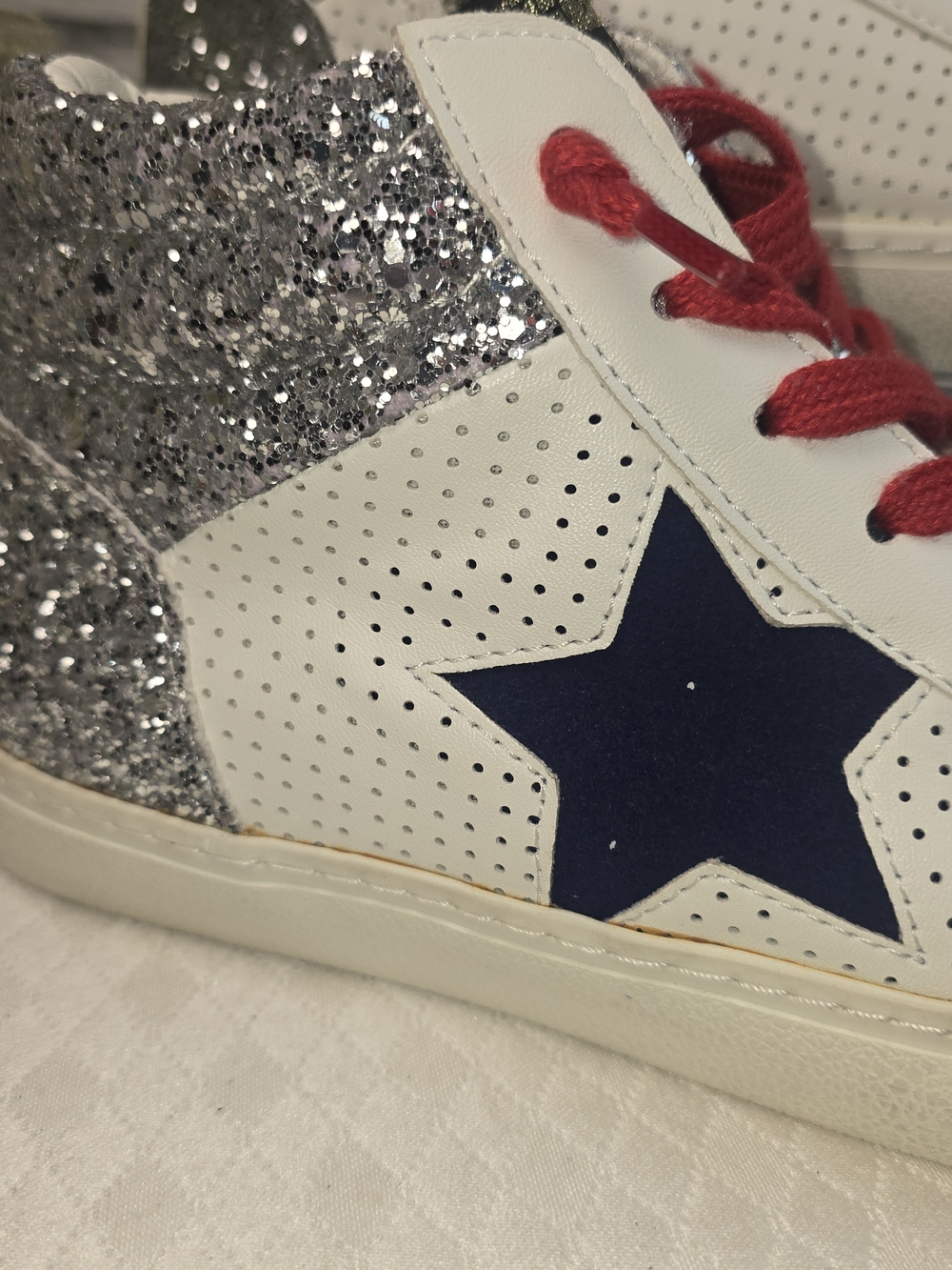 VINTAGE HAVANA LESTER HIGH TOP SILVER GLITTER RED LACE STAR WOMENS SNEAKERS 8.5 - Picture 3 of 16
